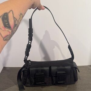 STEVE MADDEN Black BSHIFT Shoulder Bag Purse Measures 11" x 5.5" x 2.5
